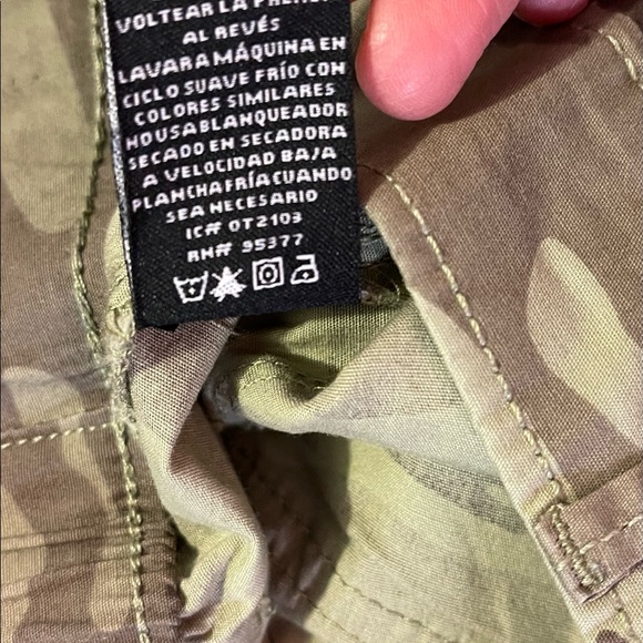 SOCIAL STANDARD BY SANCTUARY UTILITY CAMO SHORTS - Picture 9 of 9